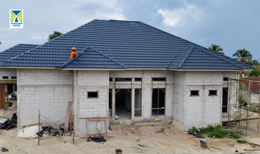 Foto 3 Pemasangan Multi Roof - Tatalogam Lestari